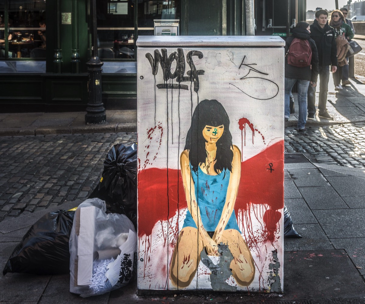 PAINT-A-BOX STREET ART IN TEMPLE BAR 001