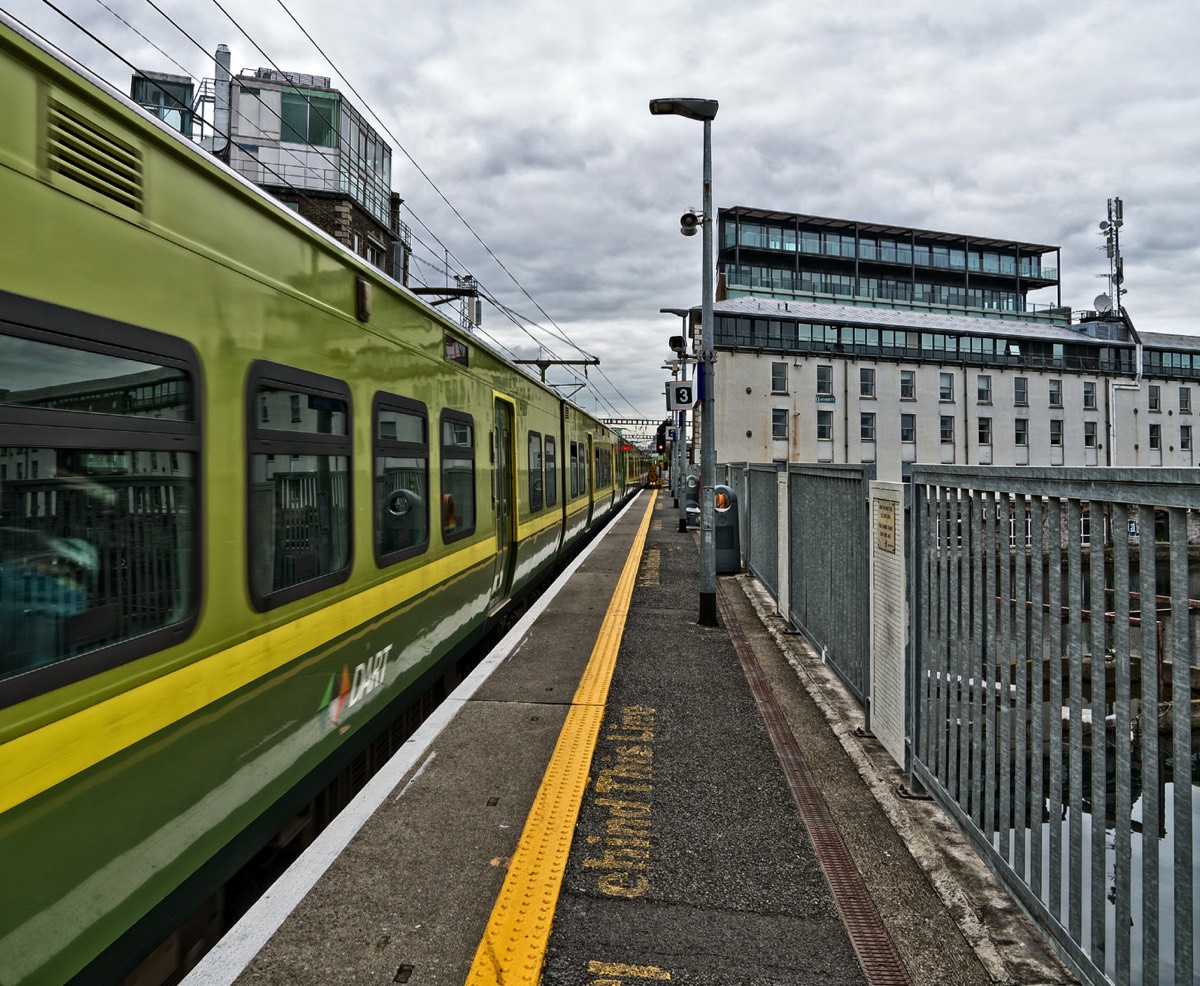 GRAND CANAL DOCK RAILWAY STATION 008